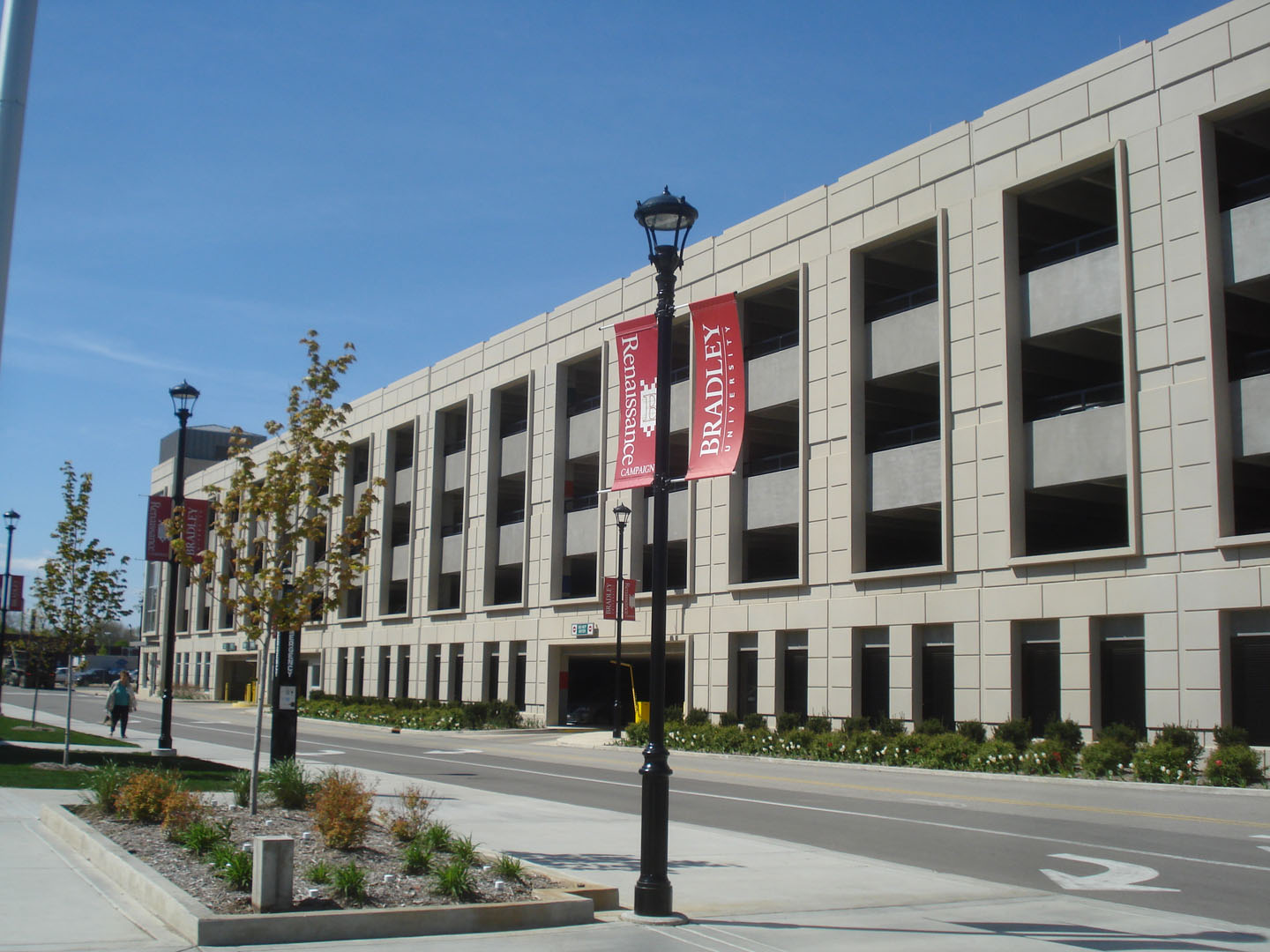 bradley-university-field-house-garage 2