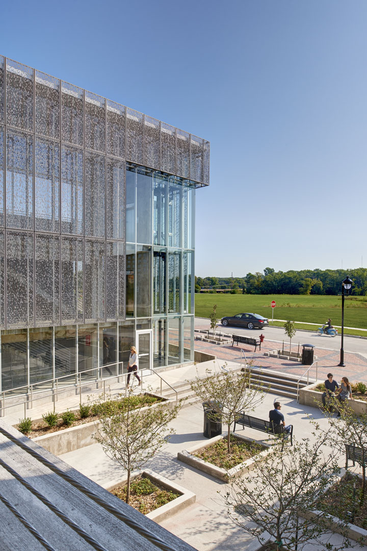 coralville-intermodal-facility-garage 4